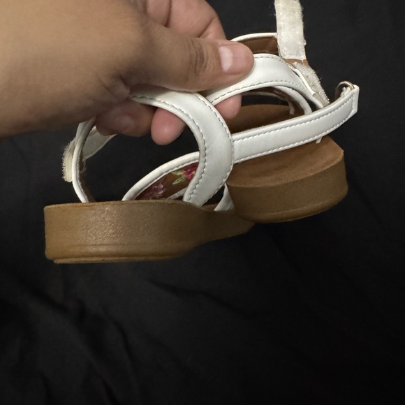 White Floral Embroidered Sandals - Picture 4 of 4